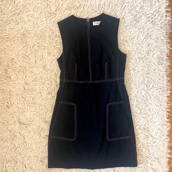 Diane Von Furstenberg Dresses & Skirts - Diane Von Furstenberg 60s mini dress.l with top stitching.